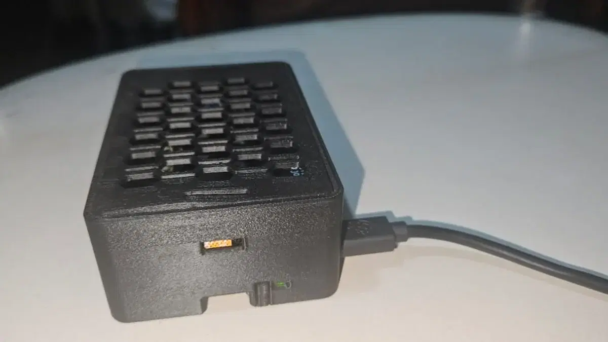 EduBox offline micro-cloud device for schools and underserved learners